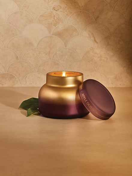 Apple Oud Artisan 8oz Candle