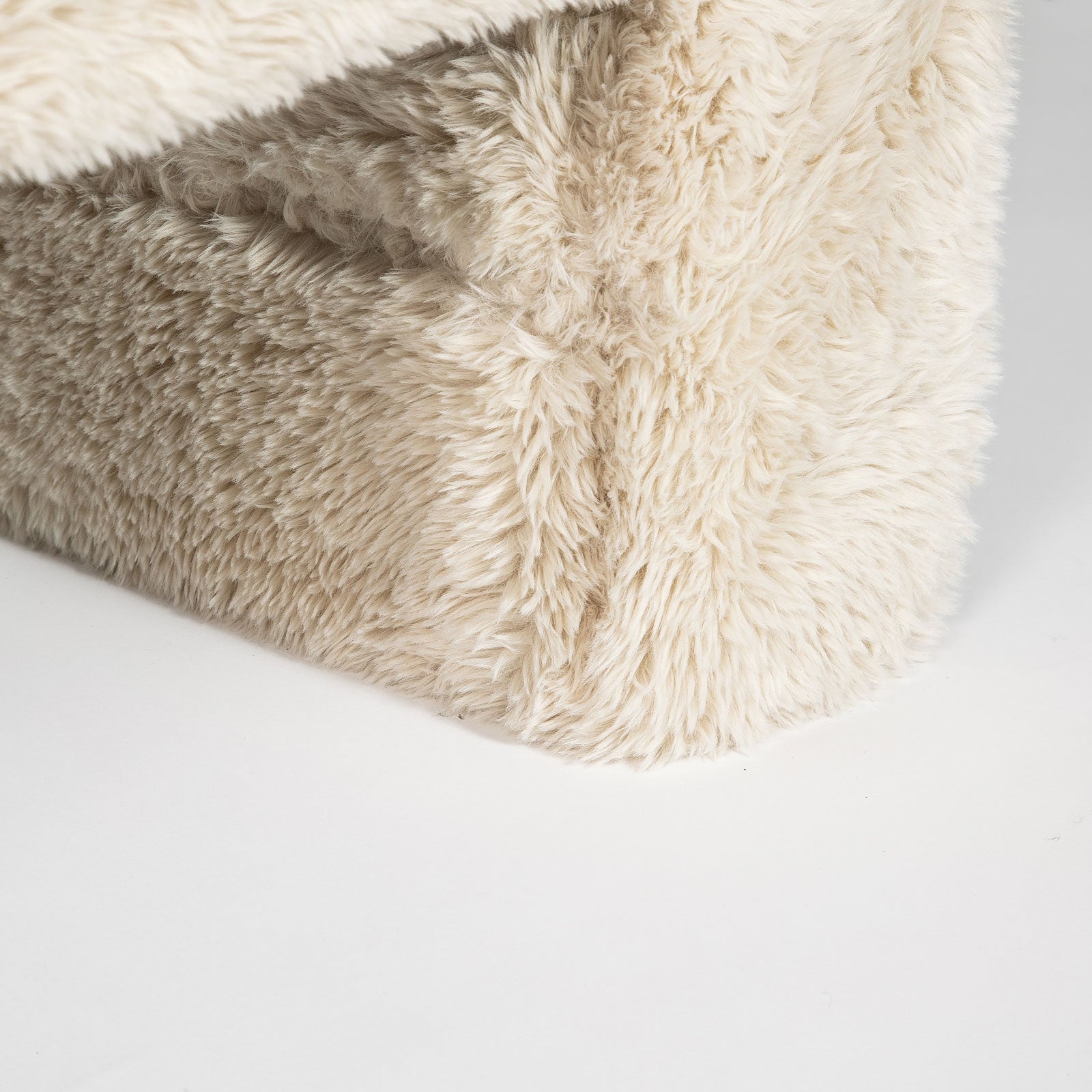 Ginger Bench - Downy Cream